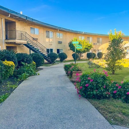 Hometown Inn North Hills San Fernando Ngoại thất bức ảnh